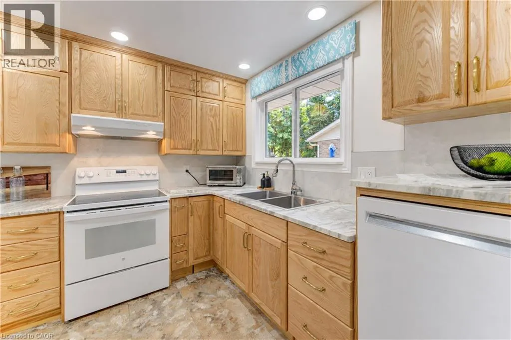 422 GRANGEWOOD Drive