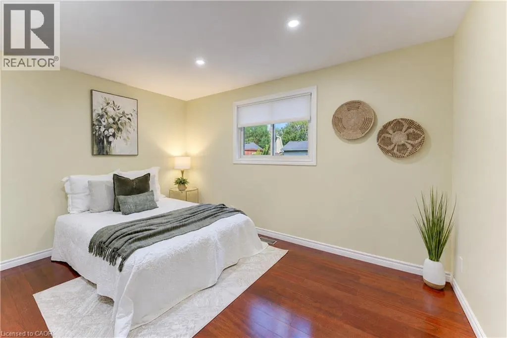 422 GRANGEWOOD Drive