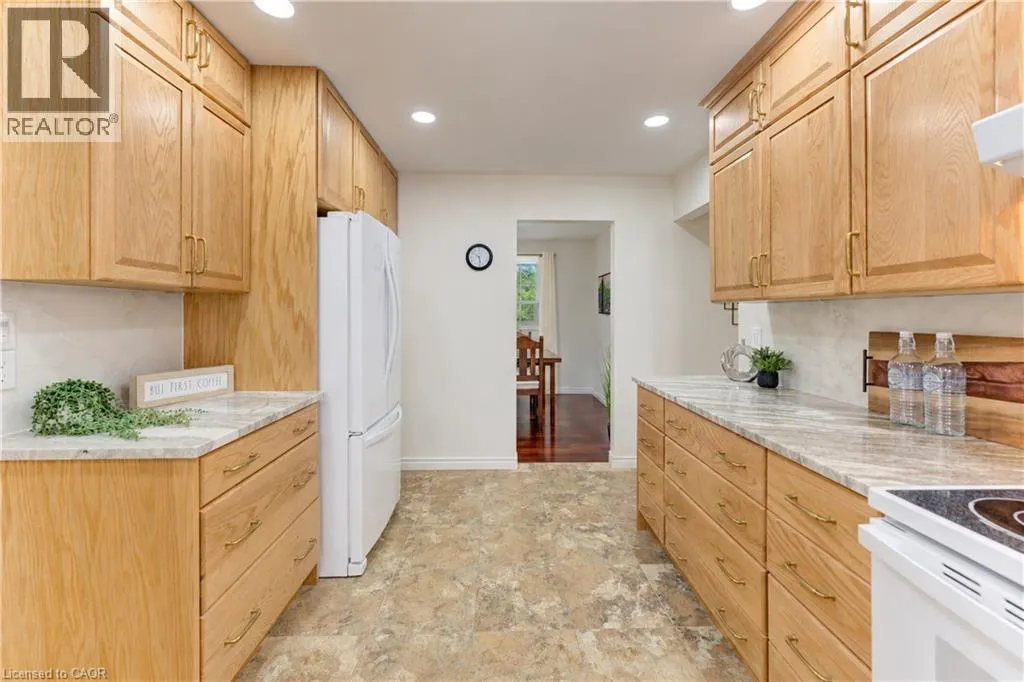 422 GRANGEWOOD Drive