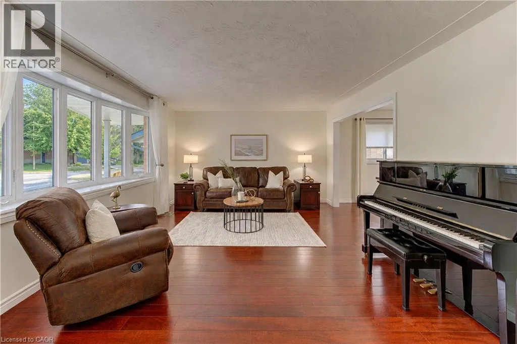 422 GRANGEWOOD Drive