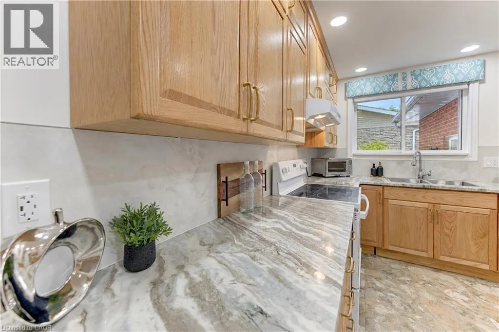 422 GRANGEWOOD Drive