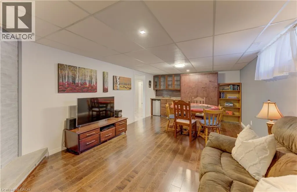 422 GRANGEWOOD Drive