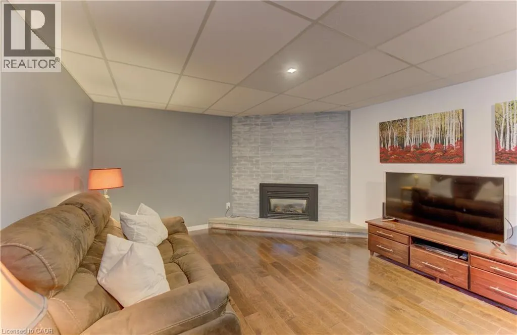 422 GRANGEWOOD Drive