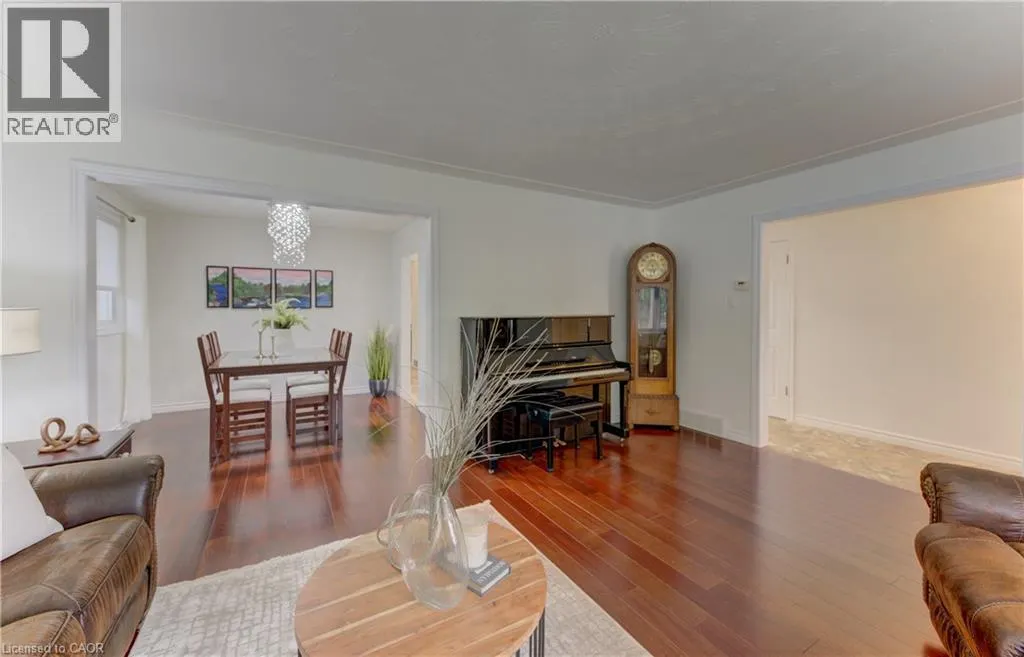 422 GRANGEWOOD Drive