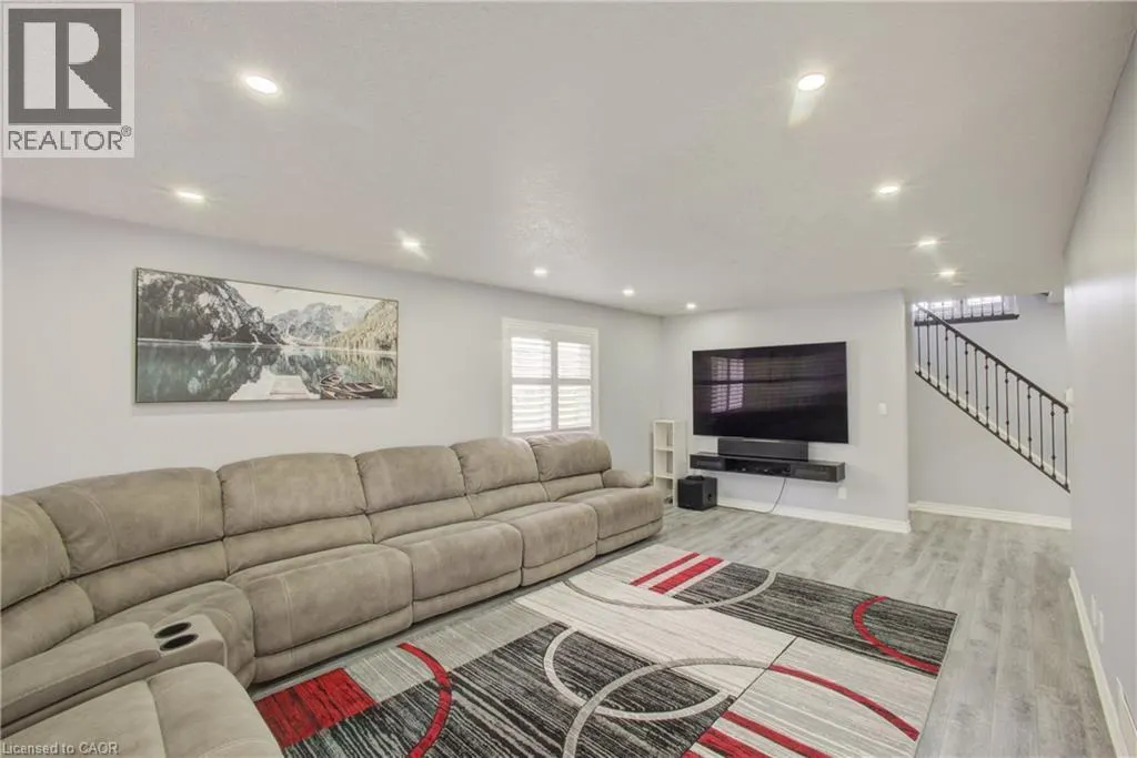 553 WATERTON Drive