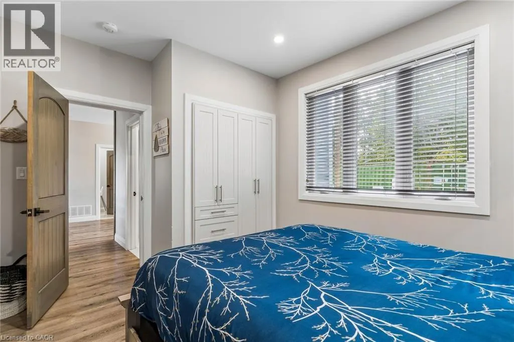 527 PINE POINT Lane