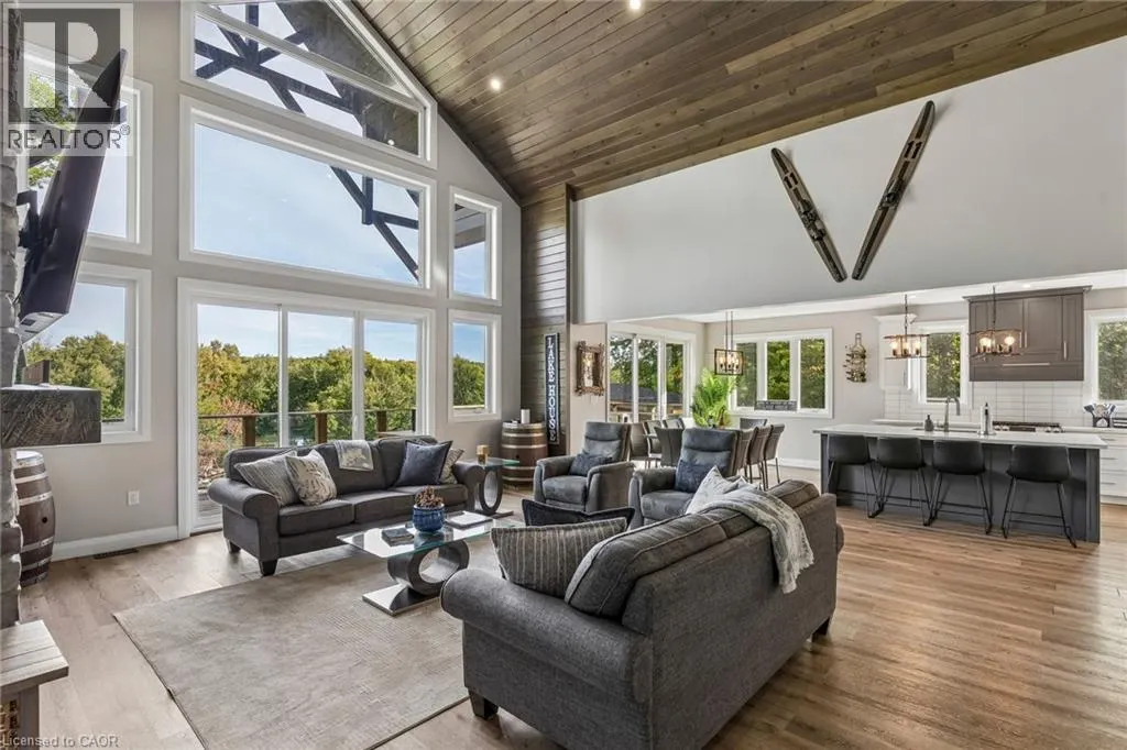 527 PINE POINT Lane
