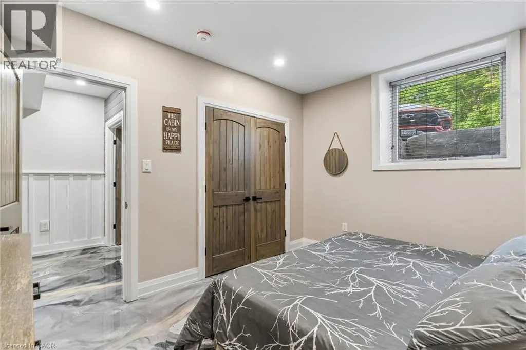 527 PINE POINT Lane