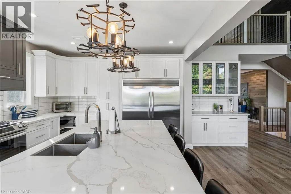 527 PINE POINT Lane