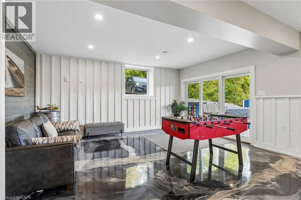 527 PINE POINT Lane