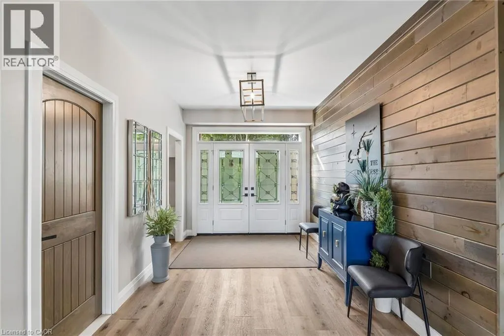 527 PINE POINT Lane