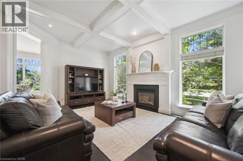 576 FALCONRIDGE Crescent
