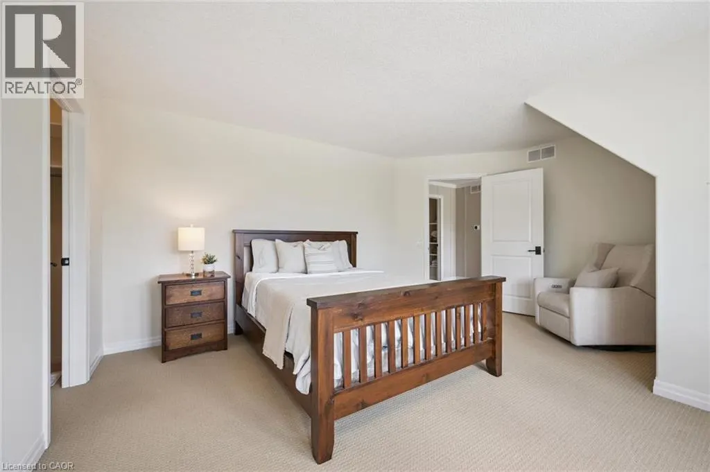 576 FALCONRIDGE Crescent