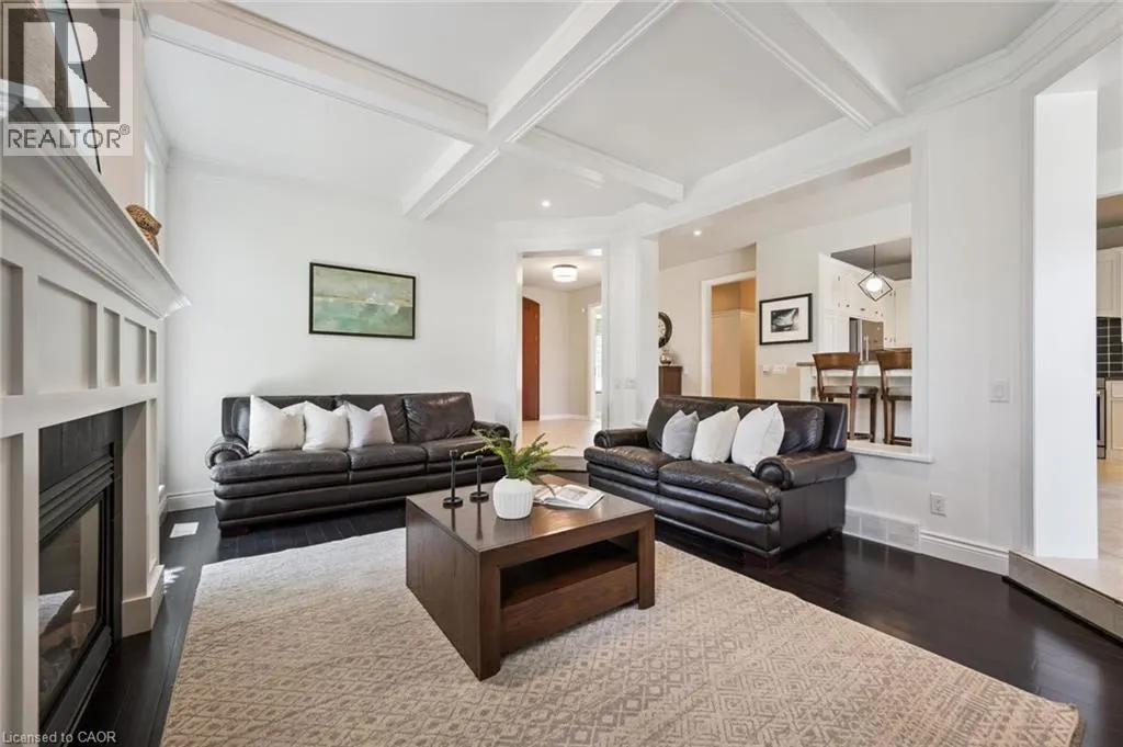 576 FALCONRIDGE Crescent