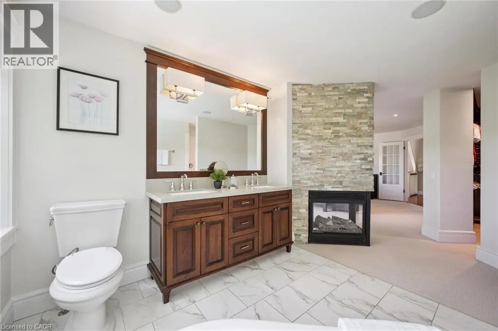 576 FALCONRIDGE Crescent