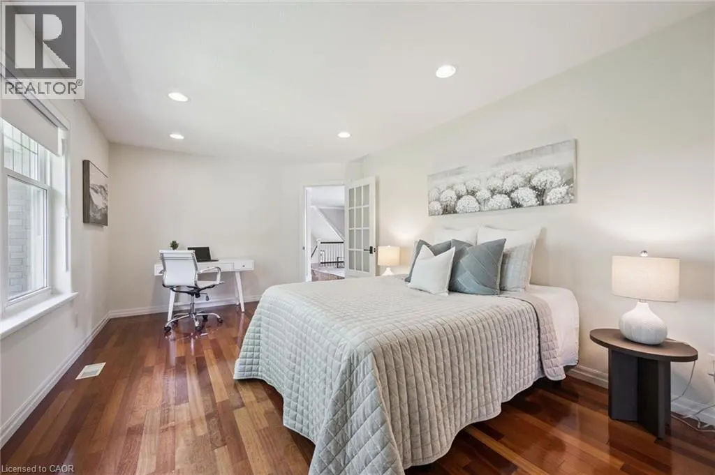 576 FALCONRIDGE Crescent