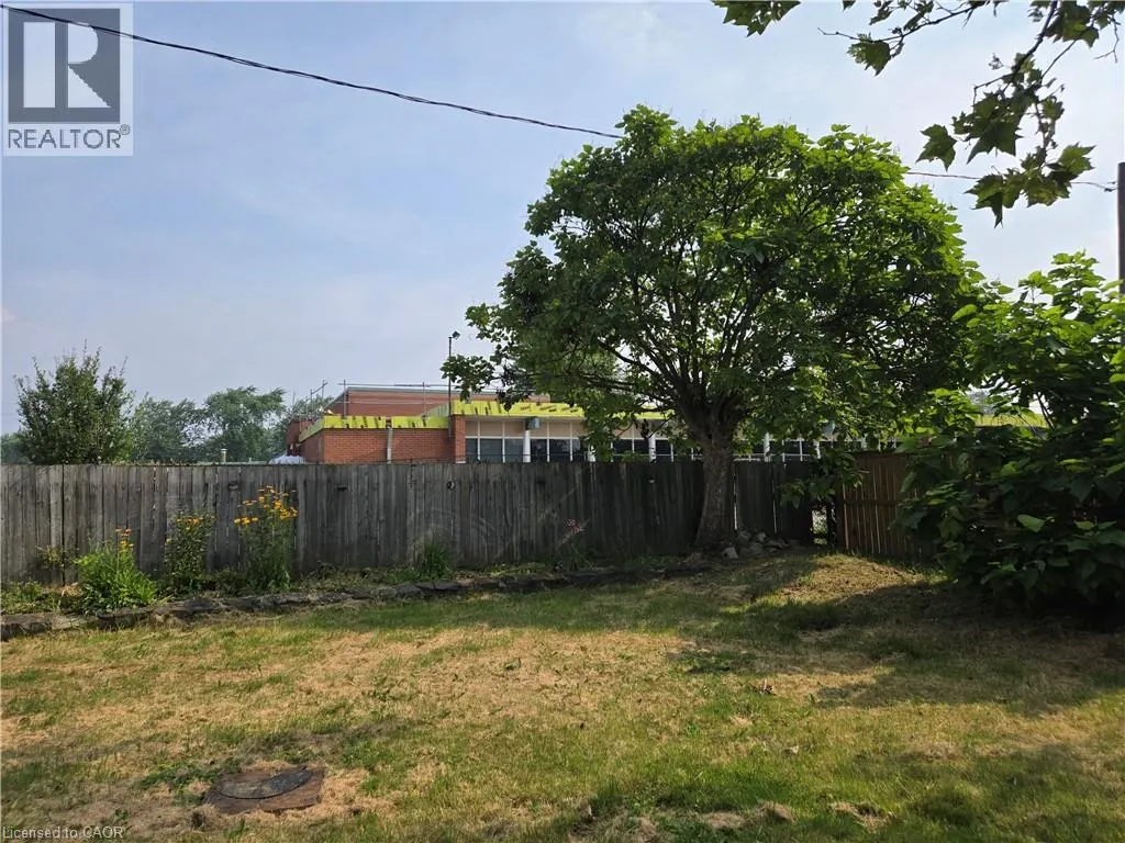 16 BRODERICK Avenue