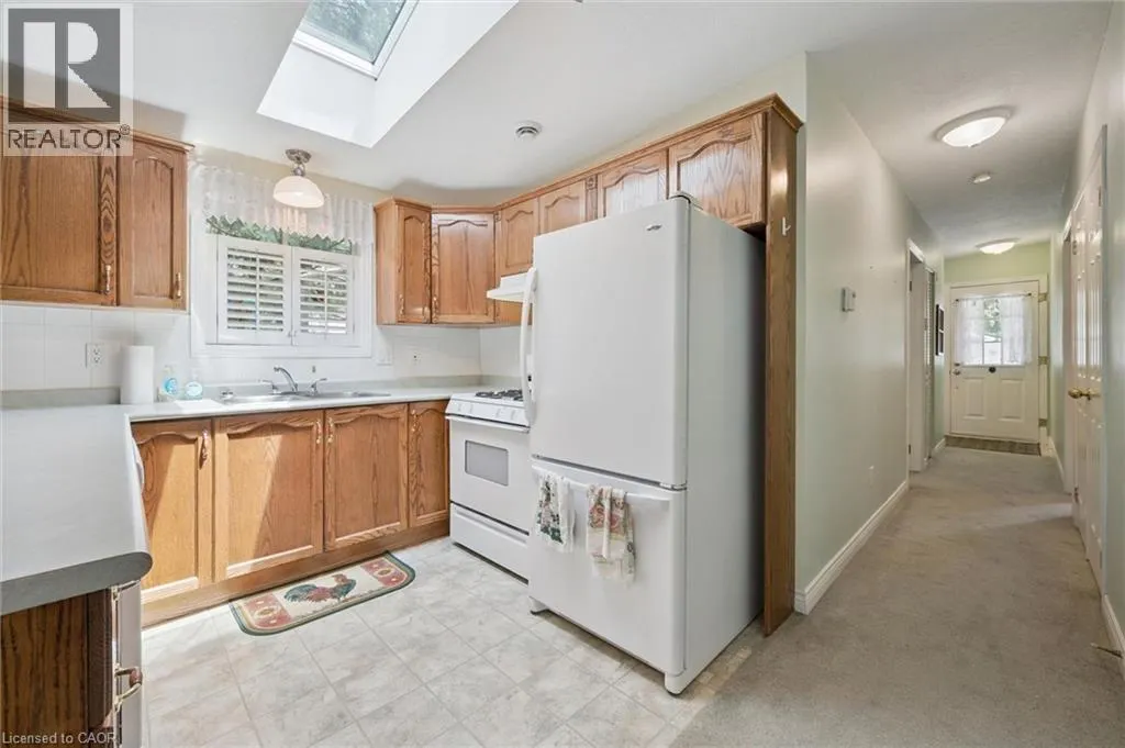 4 SPRUCE Avenue