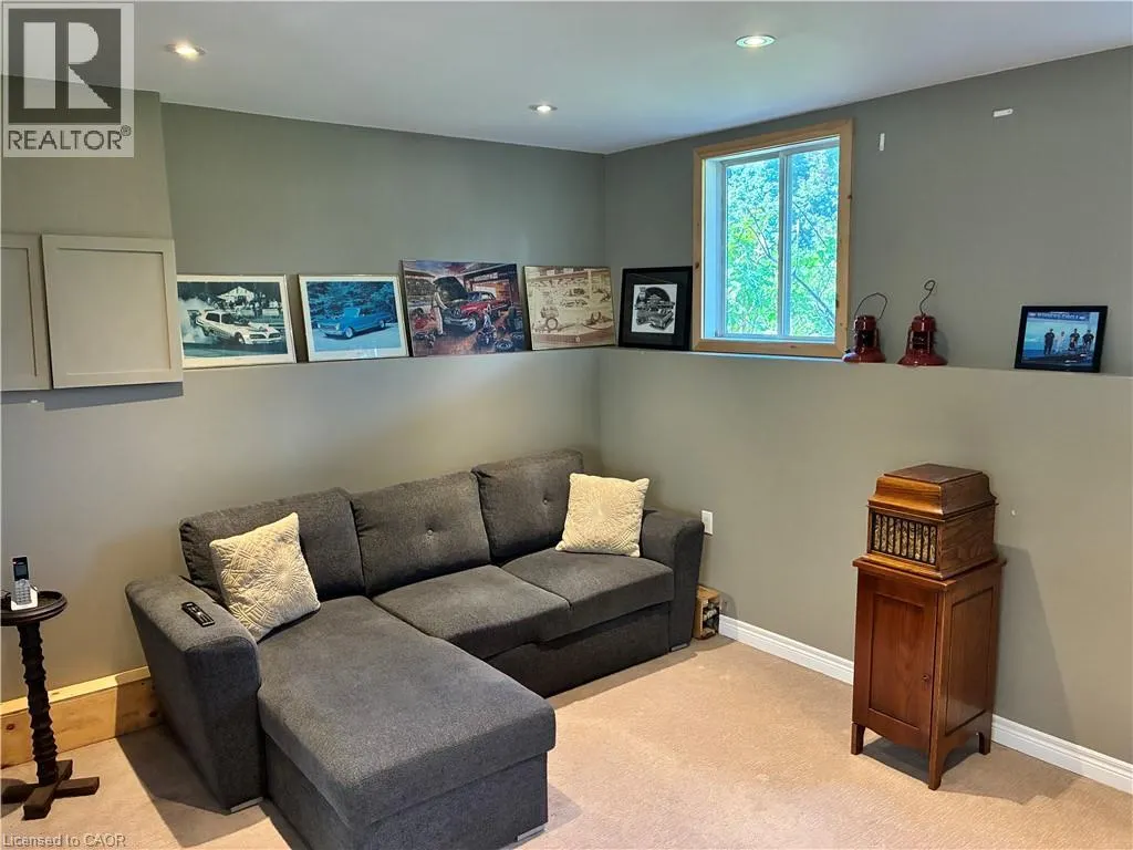 4 ROSEMARIE Boulevard