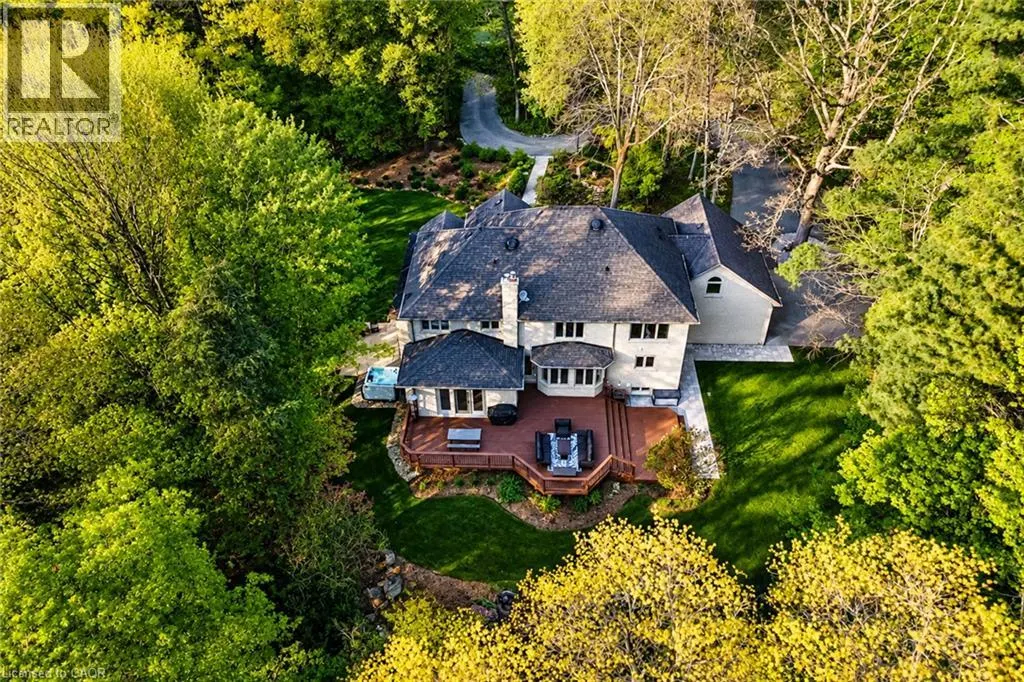 18 ELDER Crescent