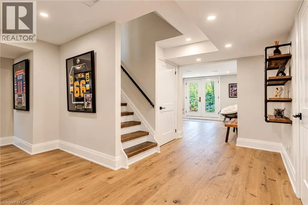 18 ELDER Crescent