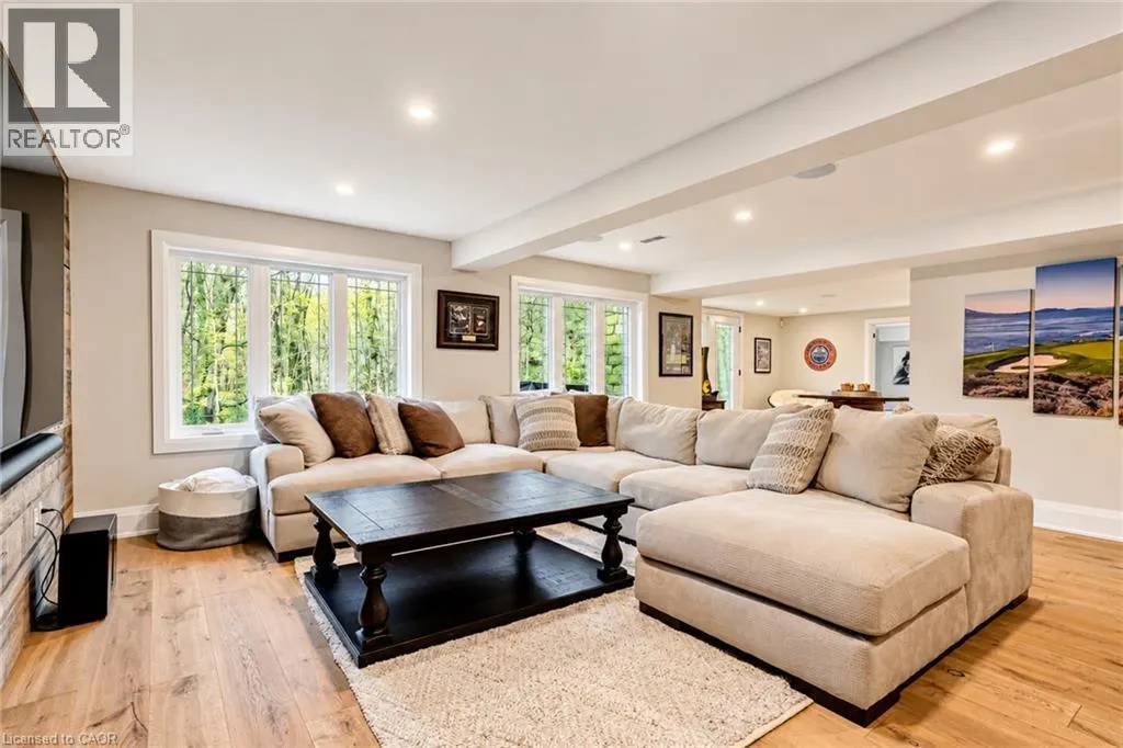 18 ELDER Crescent