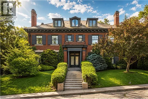 5 UNDERCLIFFE Avenue