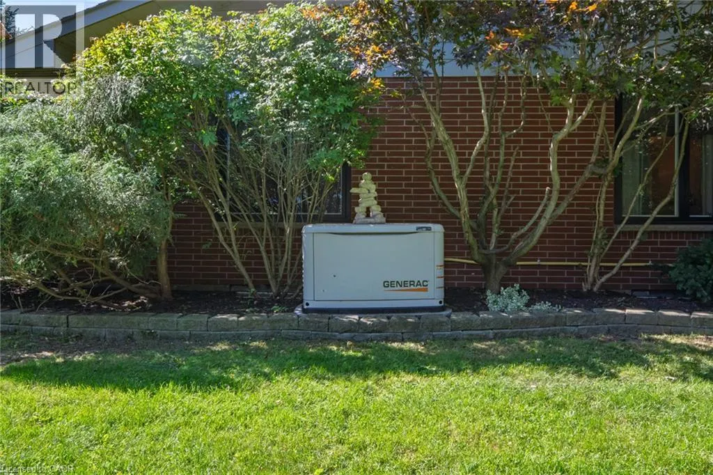 208 DECOU Road