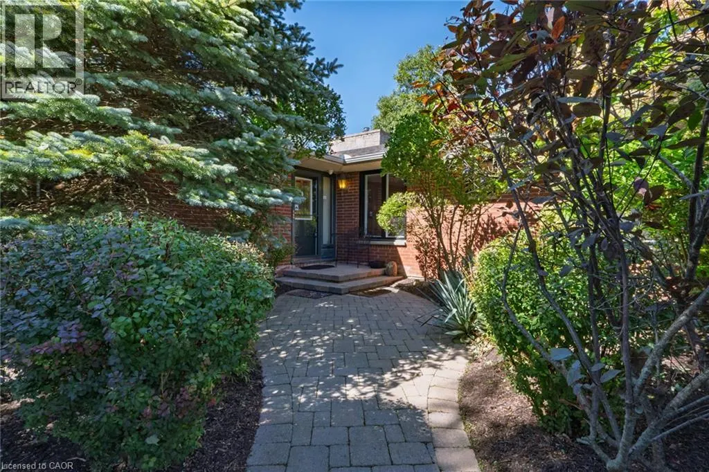 208 DECOU Road