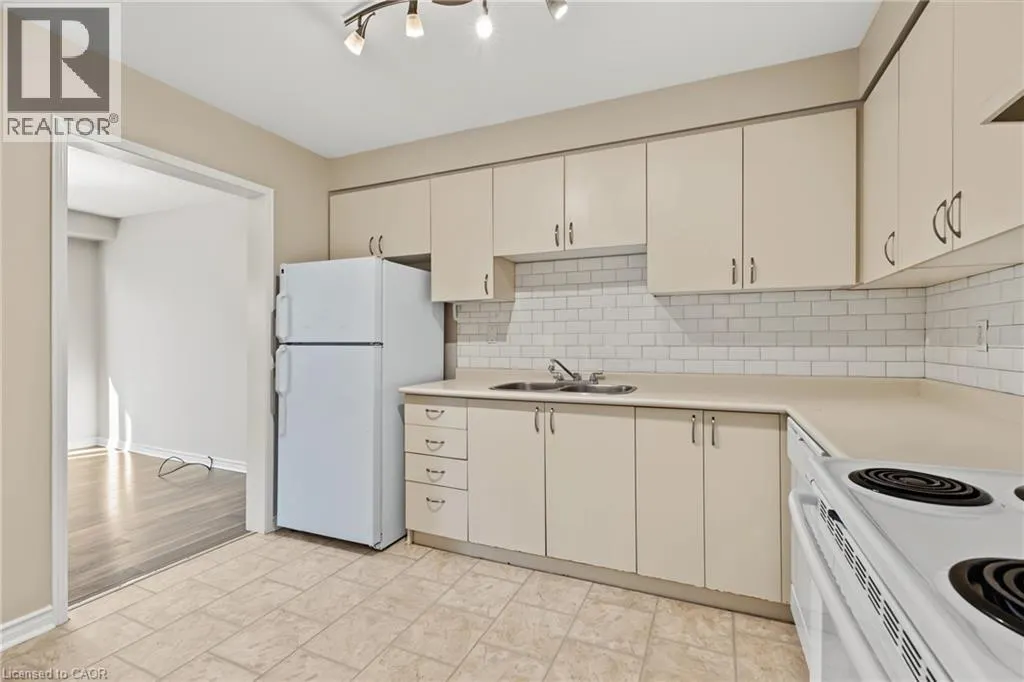 391 STONE CHURCH Road E Unit# 14 #14