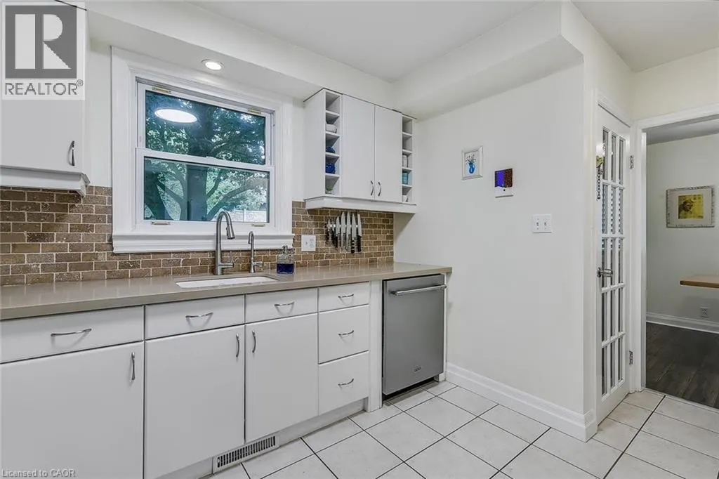 17 ORCHARD Crescent