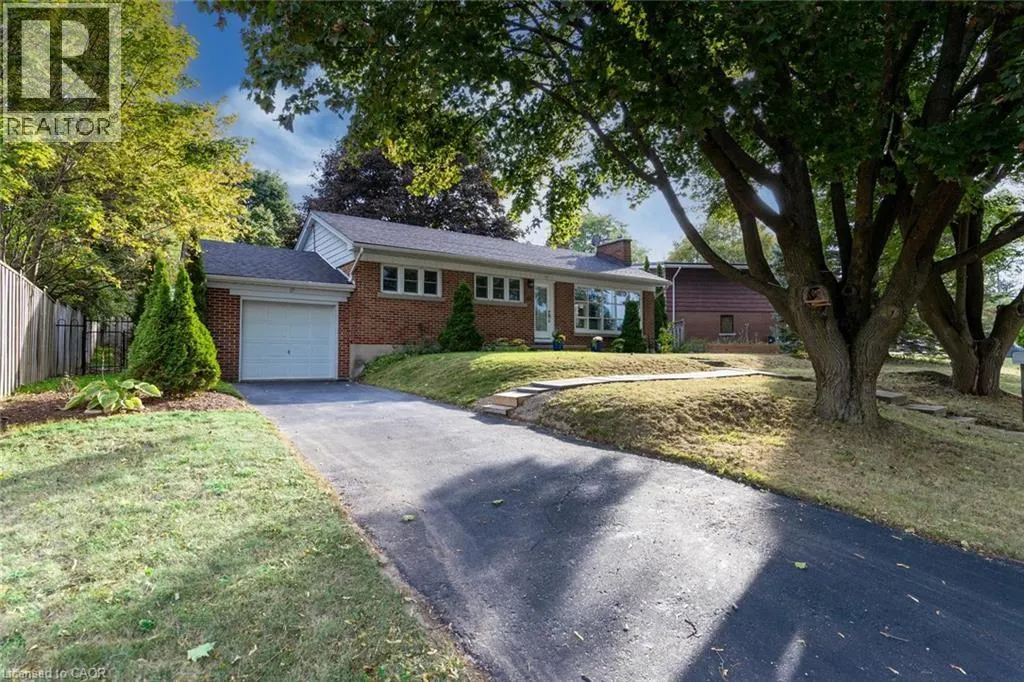 17 ORCHARD Crescent