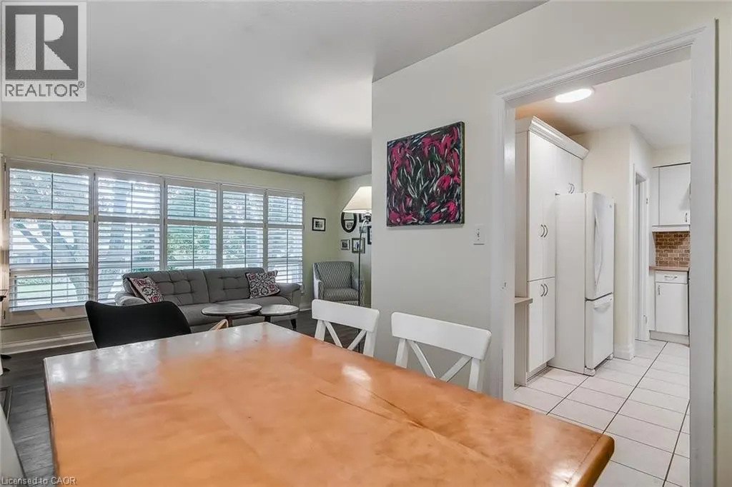 17 ORCHARD Crescent