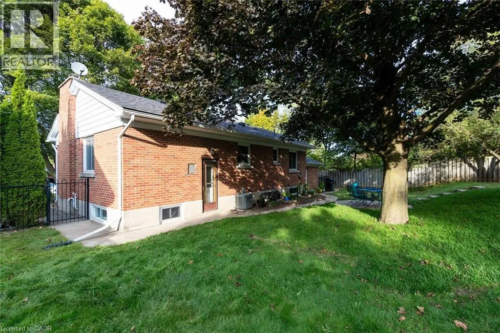17 ORCHARD Crescent
