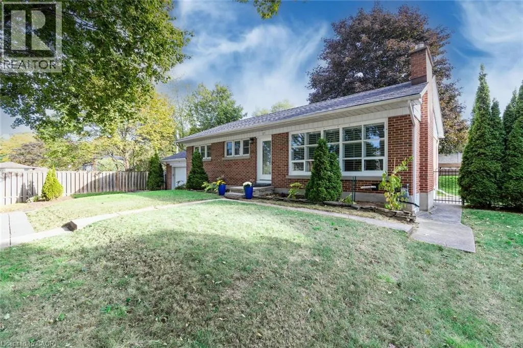 17 ORCHARD Crescent