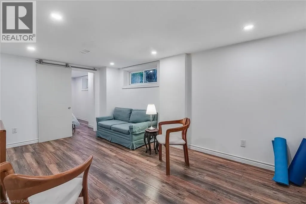17 ORCHARD Crescent