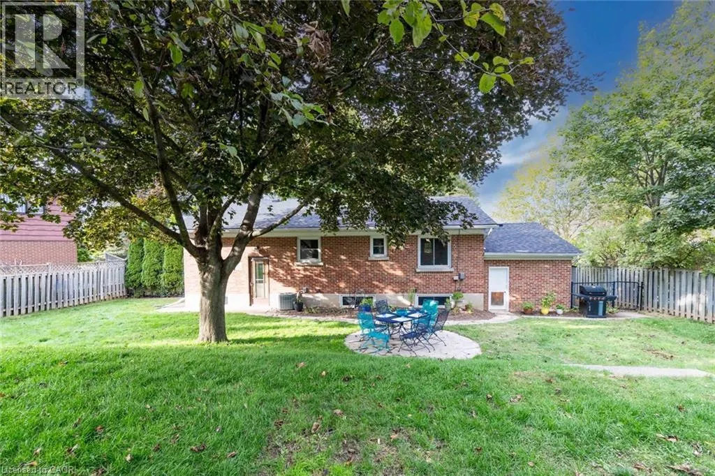 17 ORCHARD Crescent
