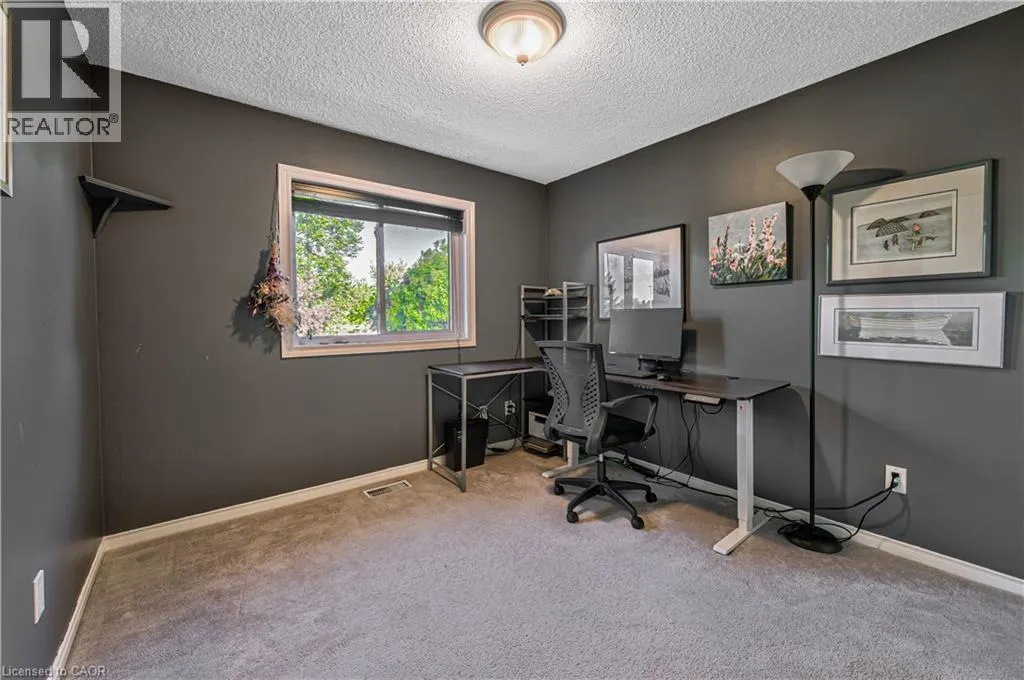 47 HILLTOP Drive