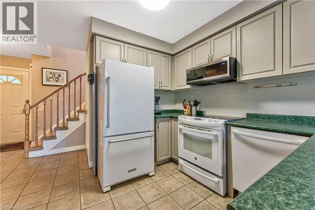 47 HILLTOP Drive