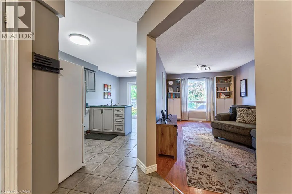 47 HILLTOP Drive