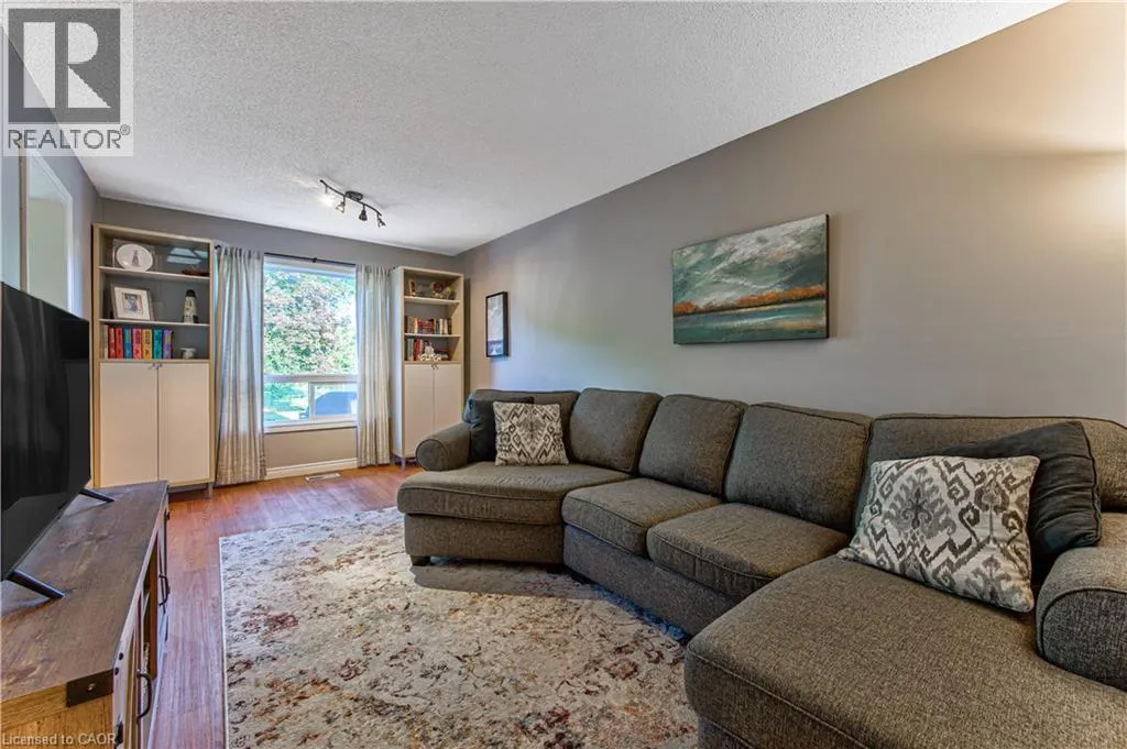 47 HILLTOP Drive