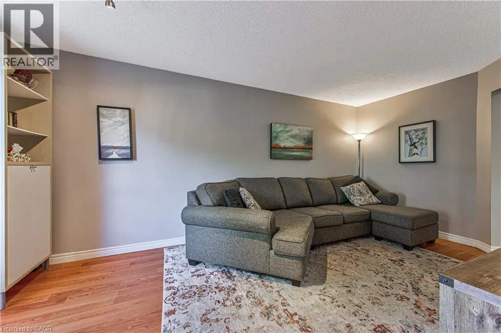 47 HILLTOP Drive