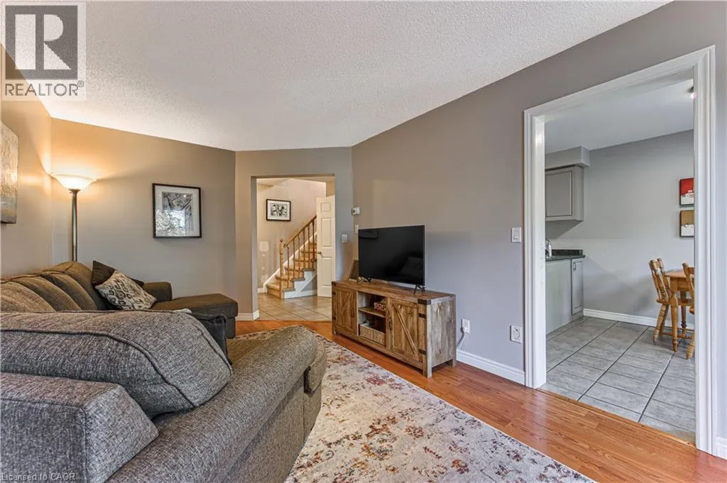 47 HILLTOP Drive