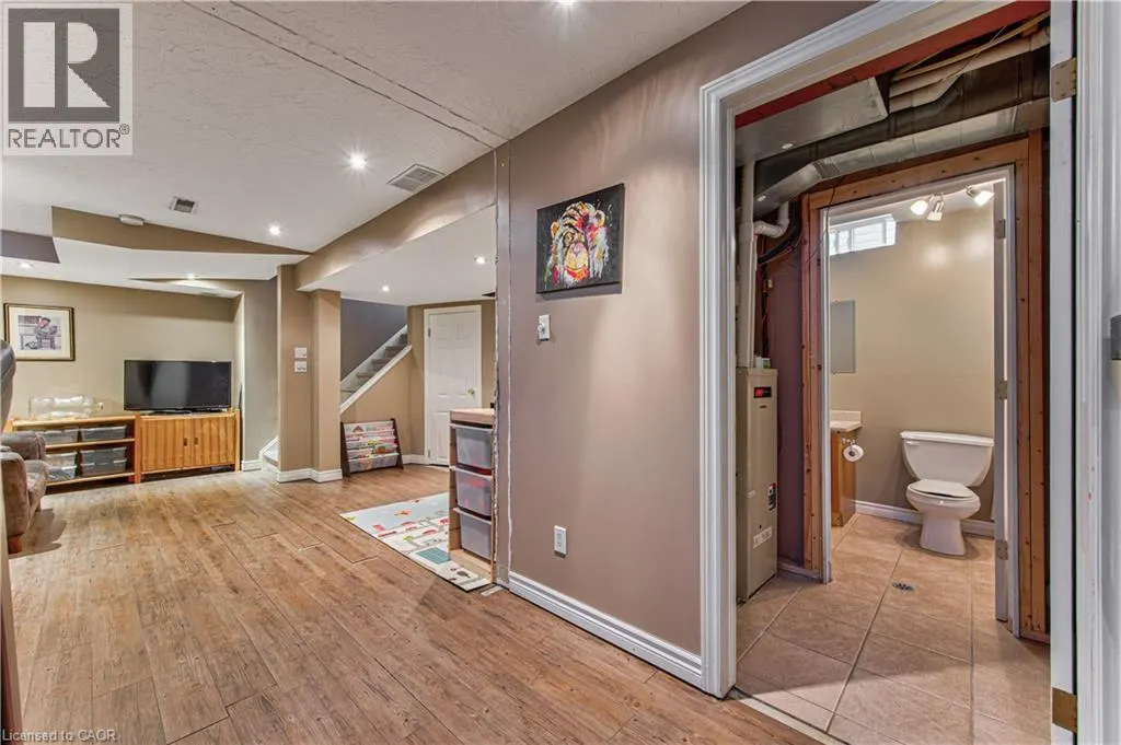 47 HILLTOP Drive