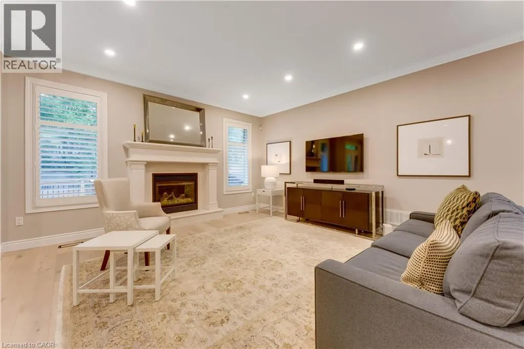 213 EDGEWATER Crescent