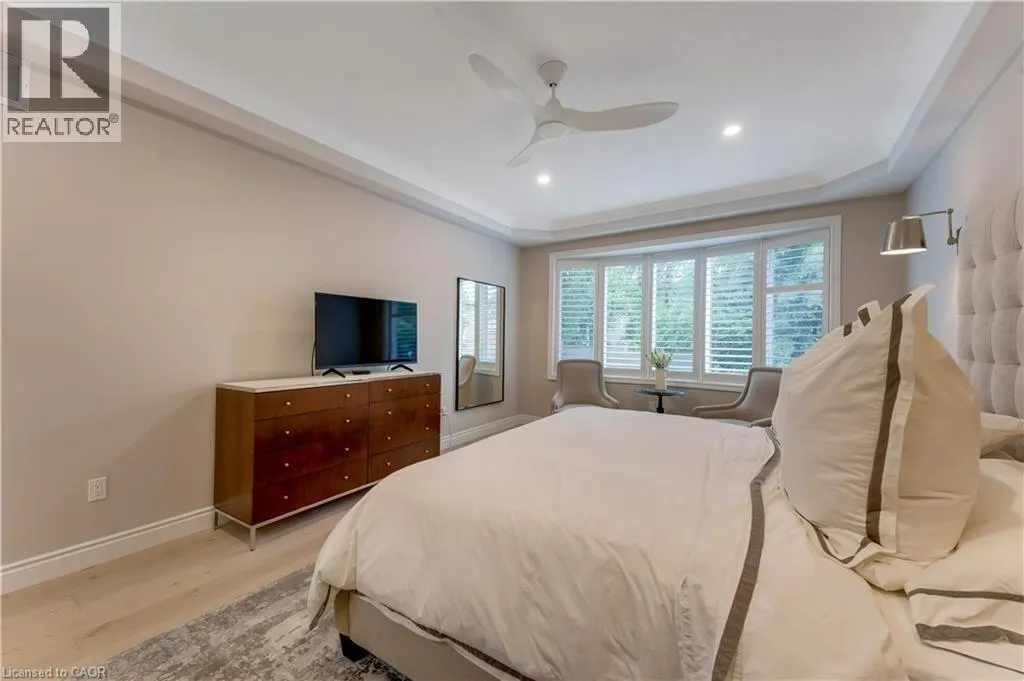 213 EDGEWATER Crescent