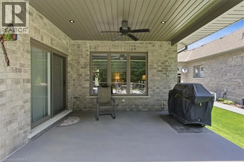 4 LYNNDALE Road