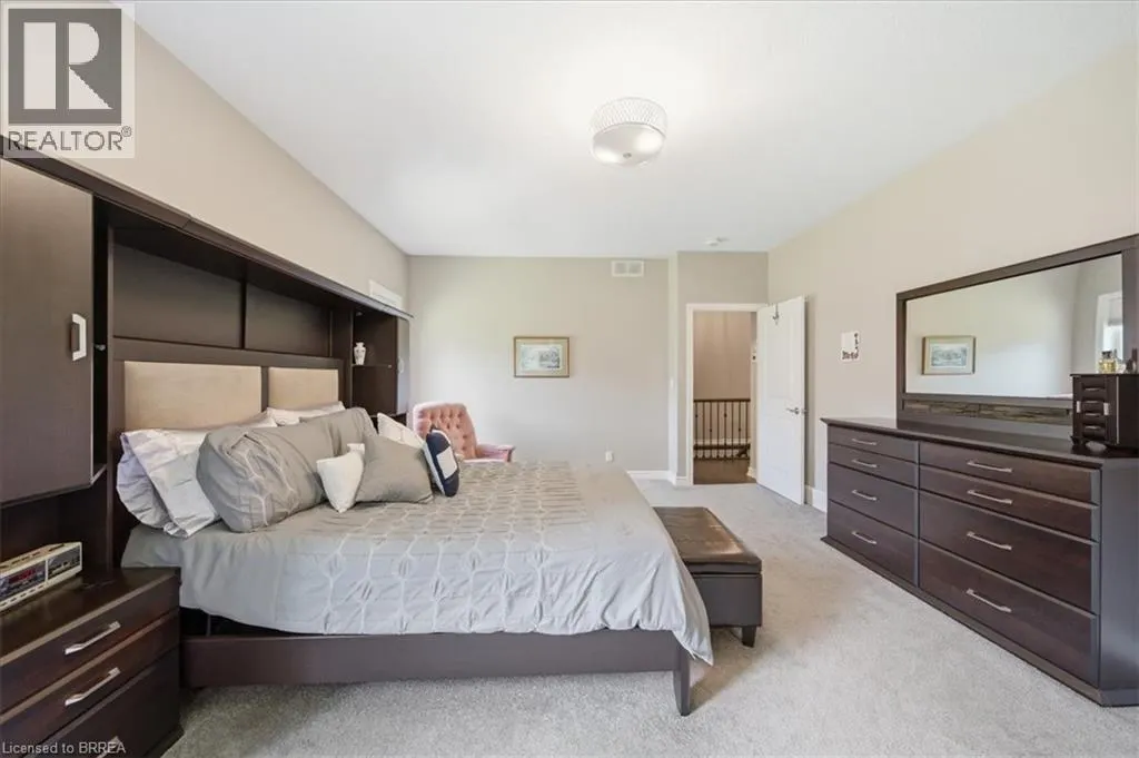 4 LYNNDALE Road
