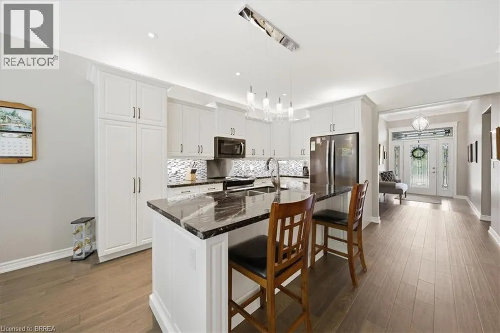 4 LYNNDALE Road