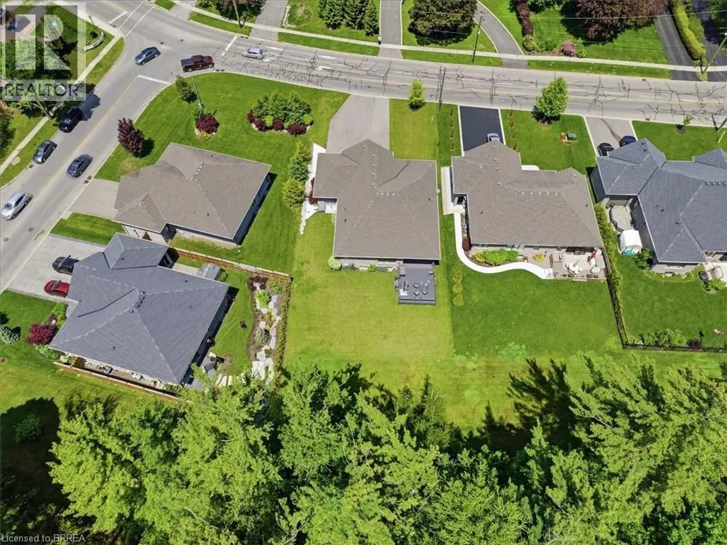 4 LYNNDALE Road